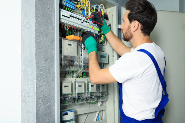Best Emergency Electrical Repair  in Meadow Oaks, FL